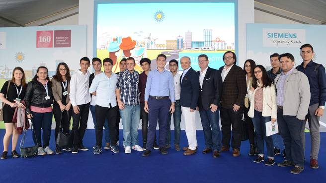 Siemens Türkiye CEOsu Hüseyin Gelis Üniversite Öğrencileriyle Siemens Kariyer Şenliğinde Buluştu